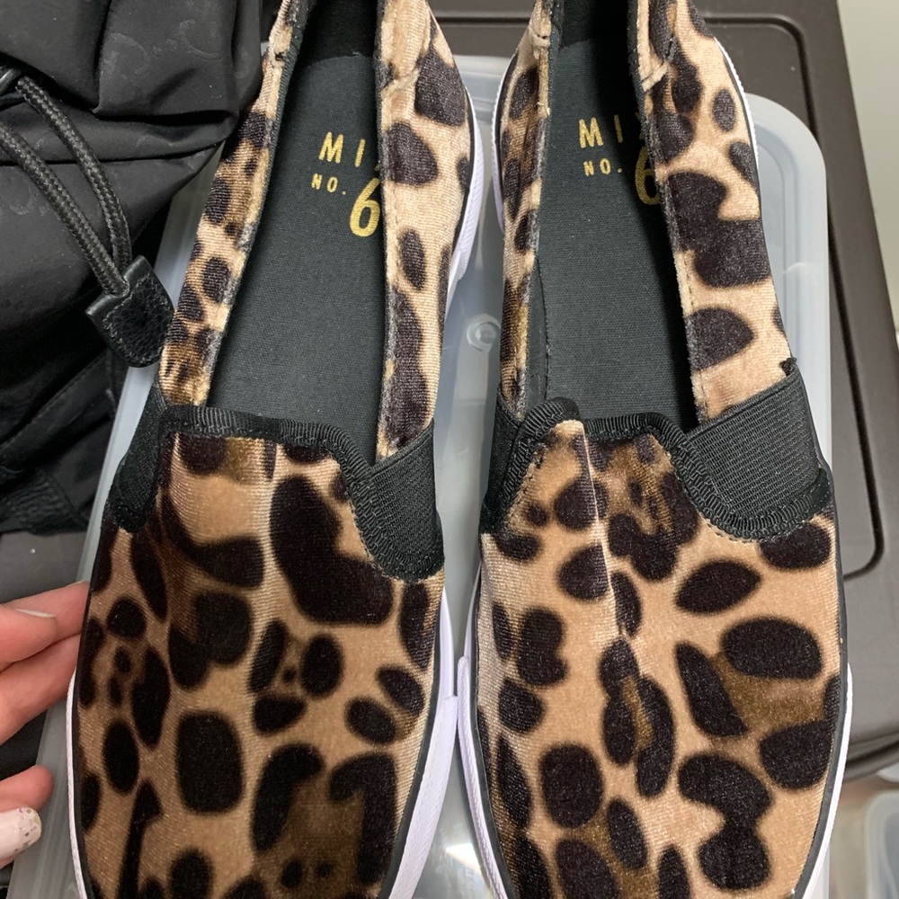 Shoes very comfy use it once !!! Fits for 8!!